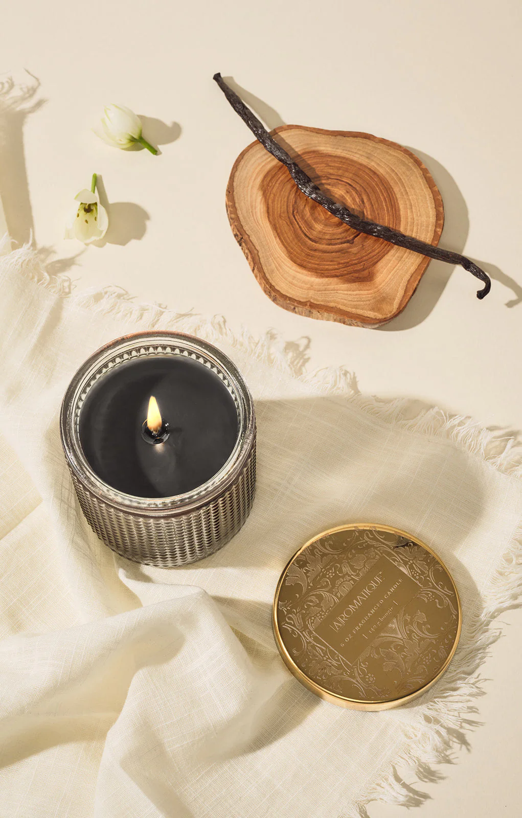 Smoked Vanilla & Santal - Textured Glass Candle - Image 2